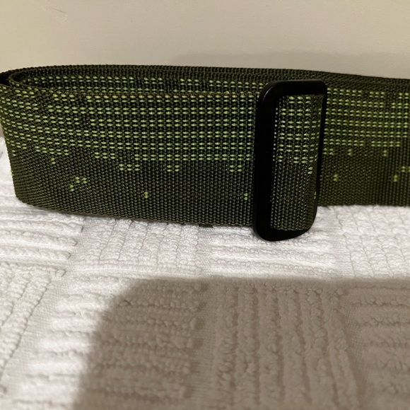 New First Act Guitar Strap Army Green 🤩 with Lime Stitching - Picture 5 of 11
